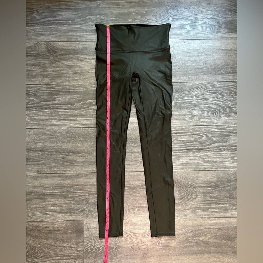 SPANX Olive Army Green Liquid Faux Leather Casual Party Biker Leggings Size M - Picture 4 of 6